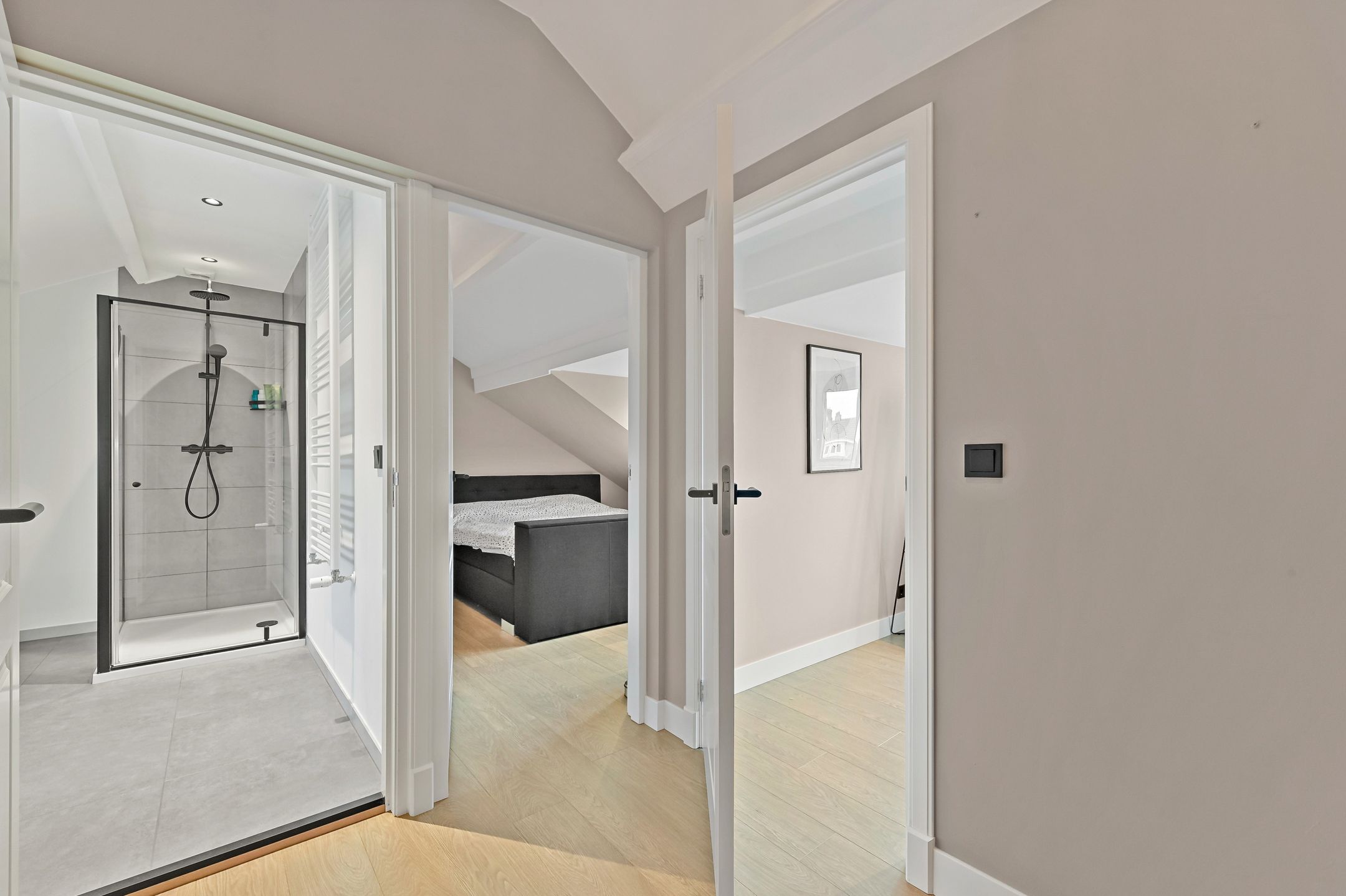 Photo 33 of De Graeffstraat 11-A