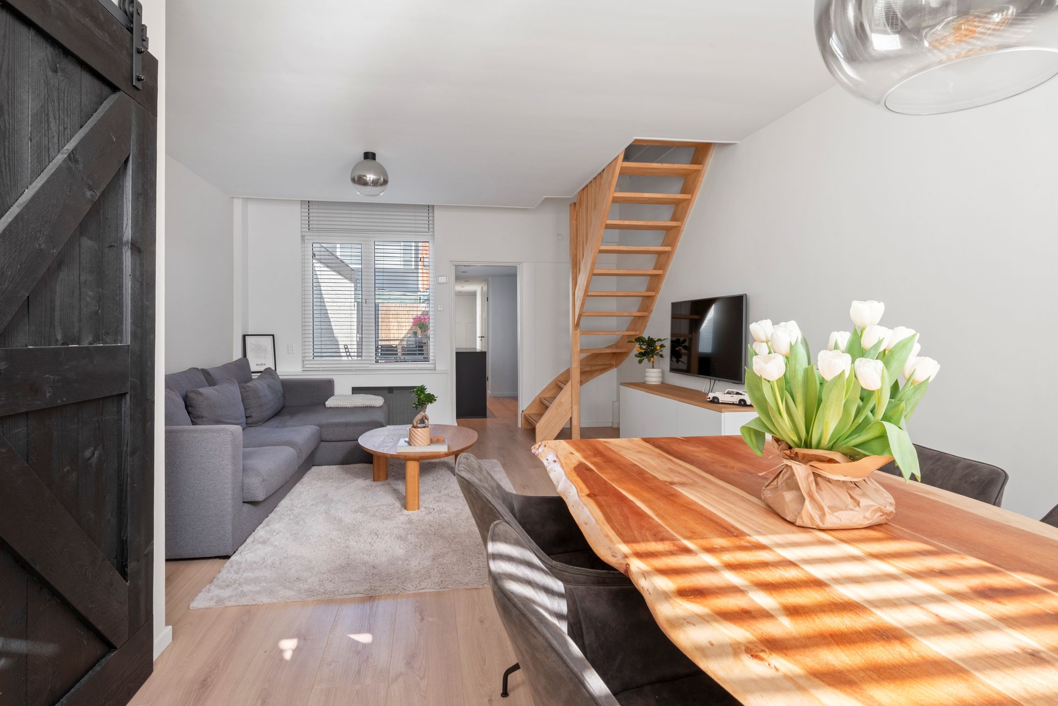 Foto 9 van De Ruijterstraat 27