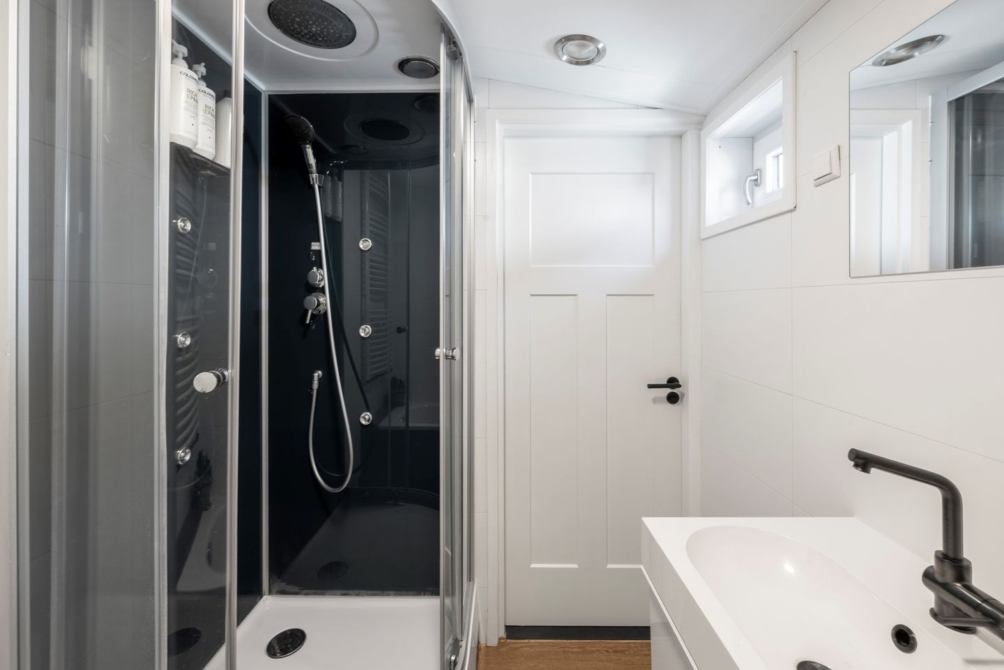 Foto 20 van De Ruijterstraat 27