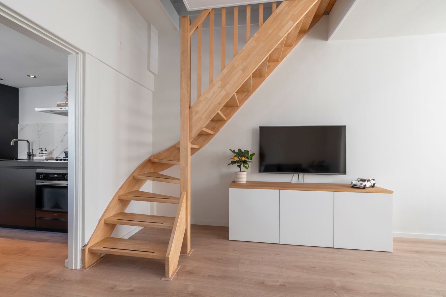 Foto 14 van De Ruijterstraat 27