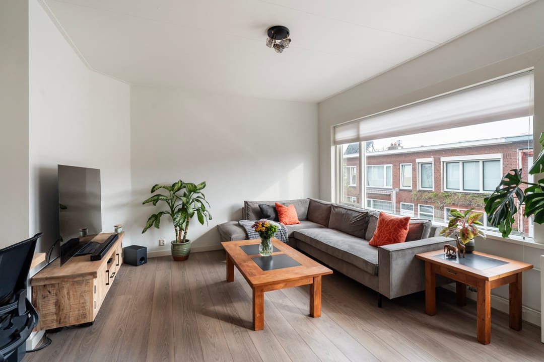 Photo 2 of Roemer Visscherstraat 12-A