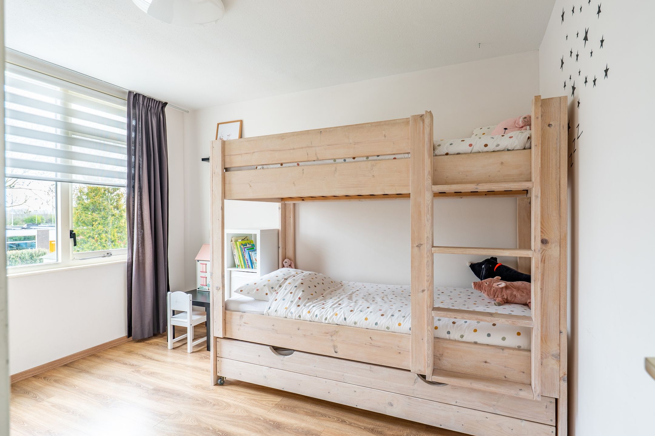 Photo 21 of Dopheidestraat 32