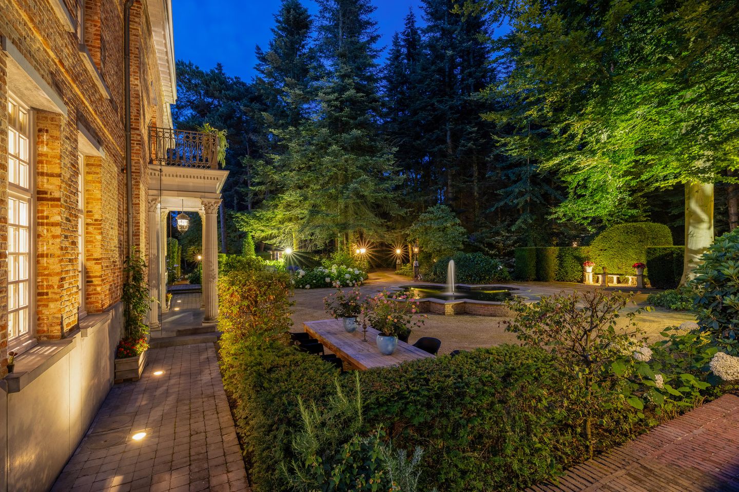 Majestic Vlassak Villa with Private Second Residence in Park Setting — 14