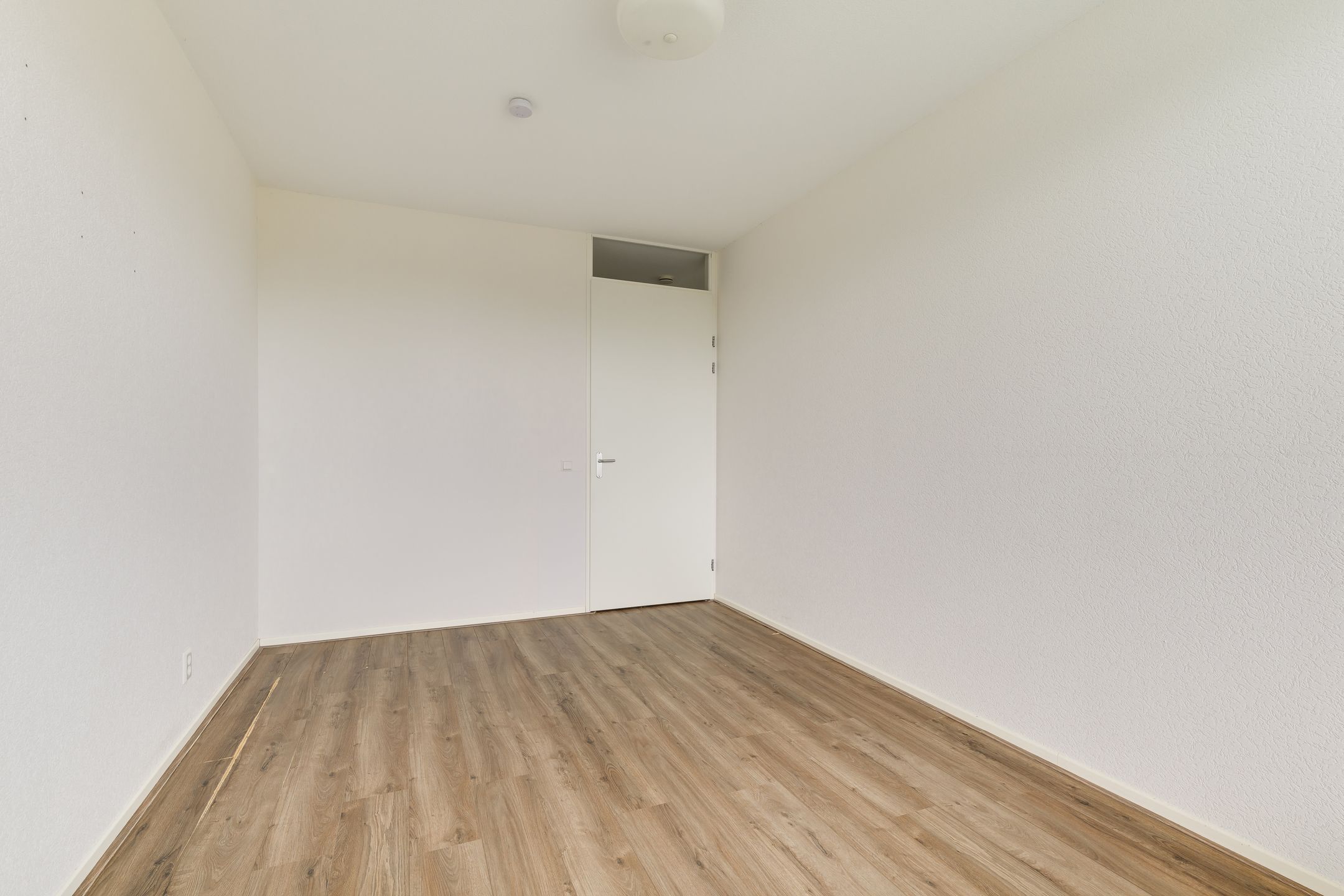 Luxurious 2-bedroom apartment with spacious balcony in Nootdorp Centrum — 24