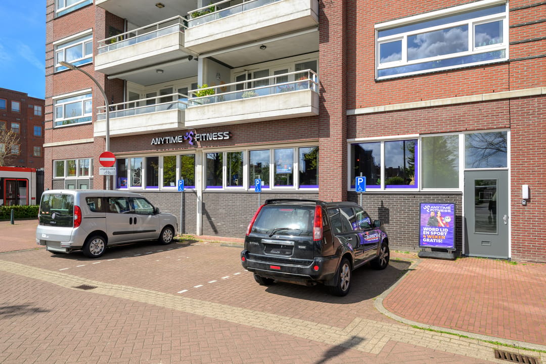 Luxurious 2-bedroom apartment with spacious balcony in Nootdorp Centrum — 37