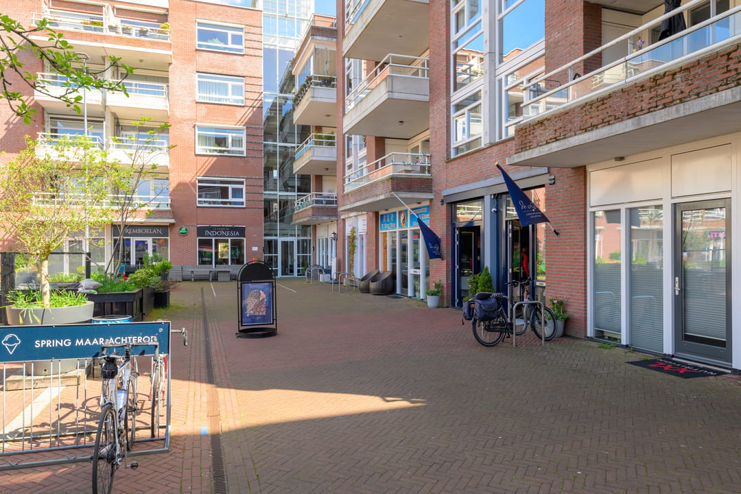 Luxurious 2-bedroom apartment with spacious balcony in Nootdorp Centrum — 38
