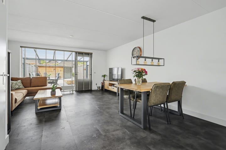 Foto 2 van Roodeschoolstraat 39