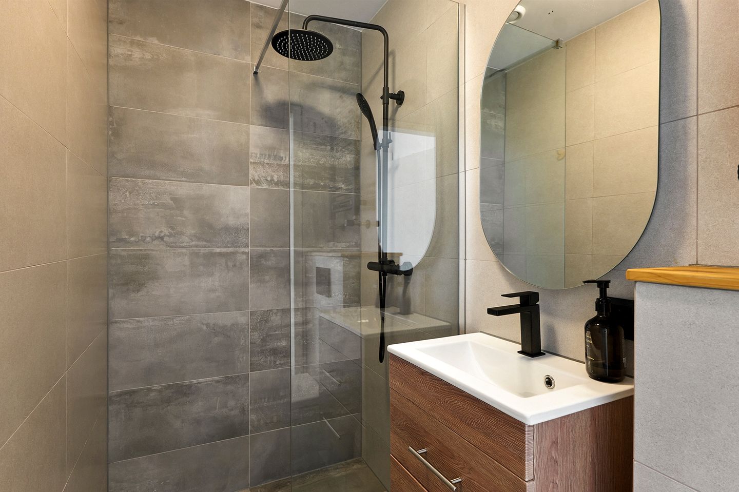 Foto 10 van Van Boetzelaerstraat 24-2