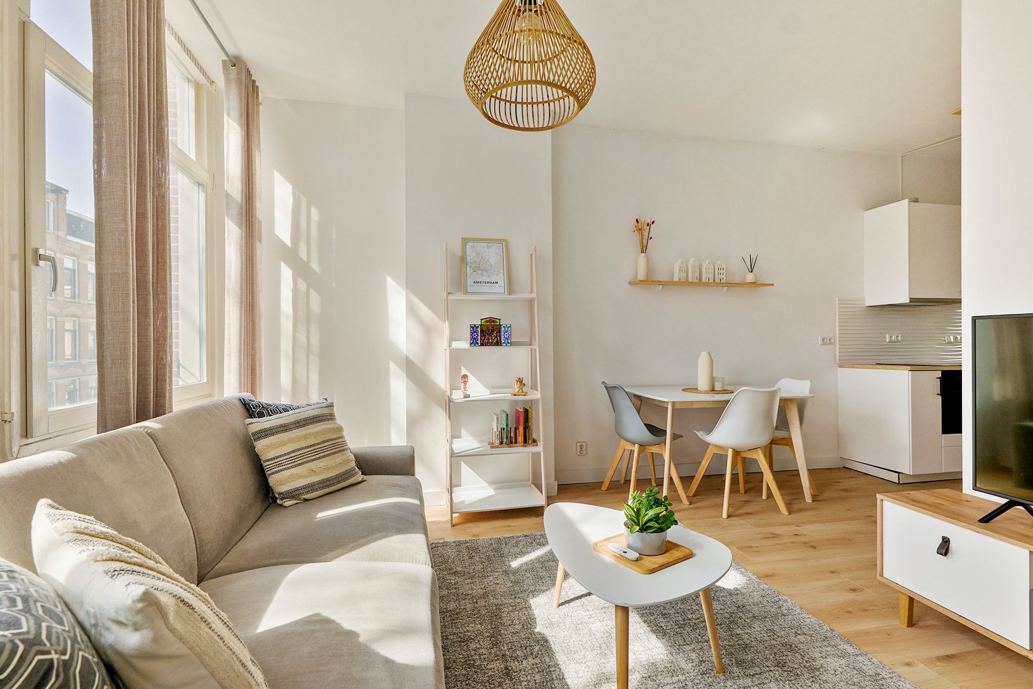 Foto 6 van Van Boetzelaerstraat 24-2