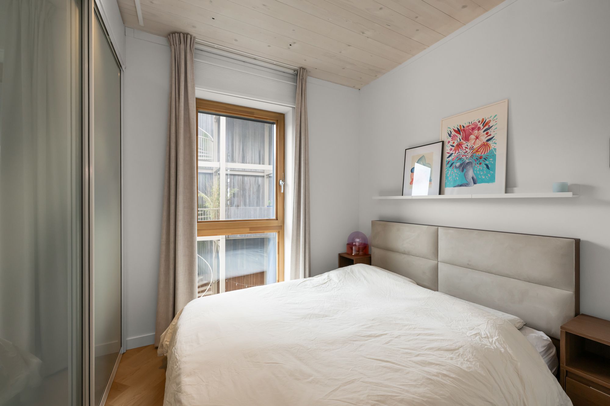 Move-in ready duplex apartment with water views and private parking on Centrumeiland — 33