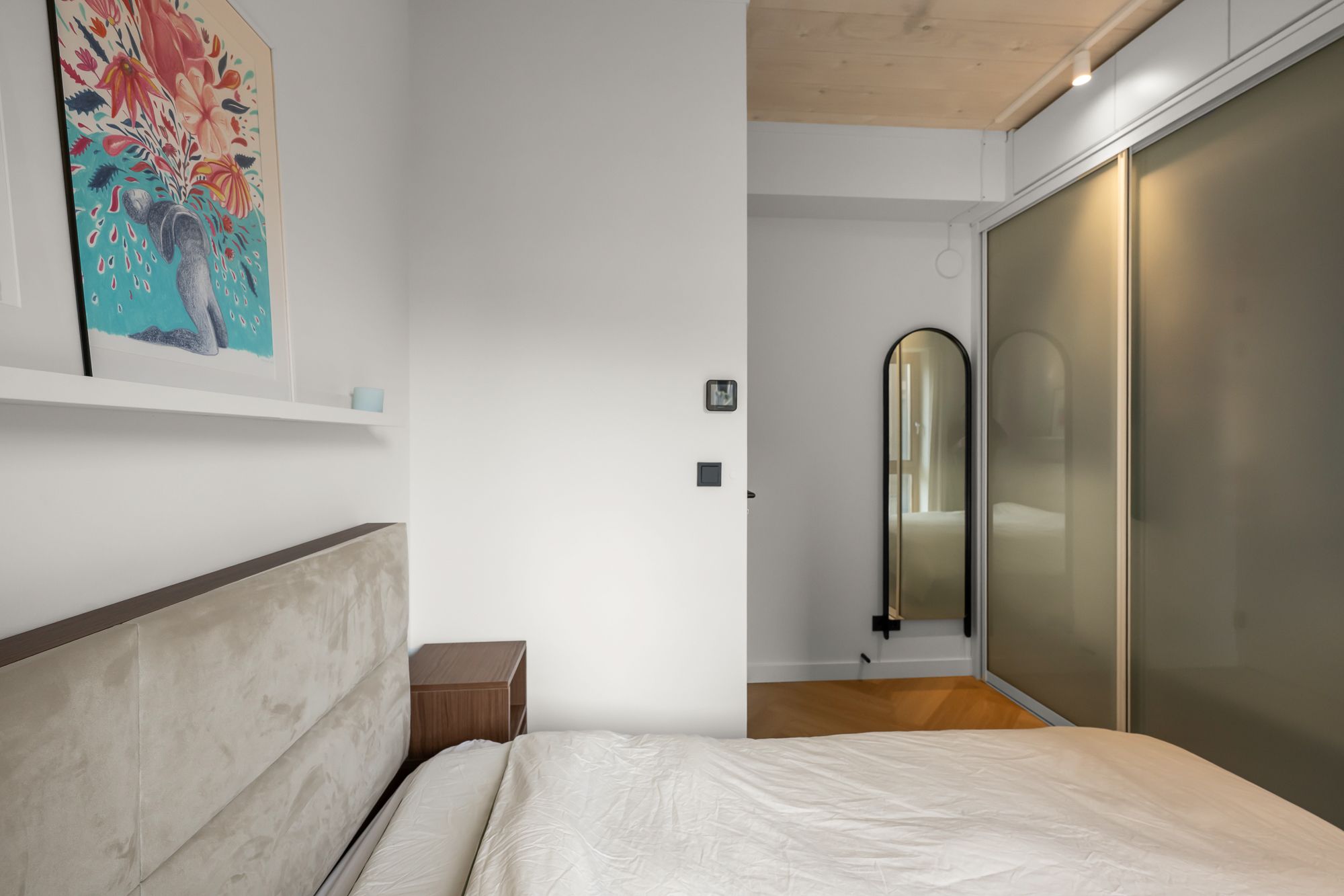 Move-in ready duplex apartment with water views and private parking on Centrumeiland — 36