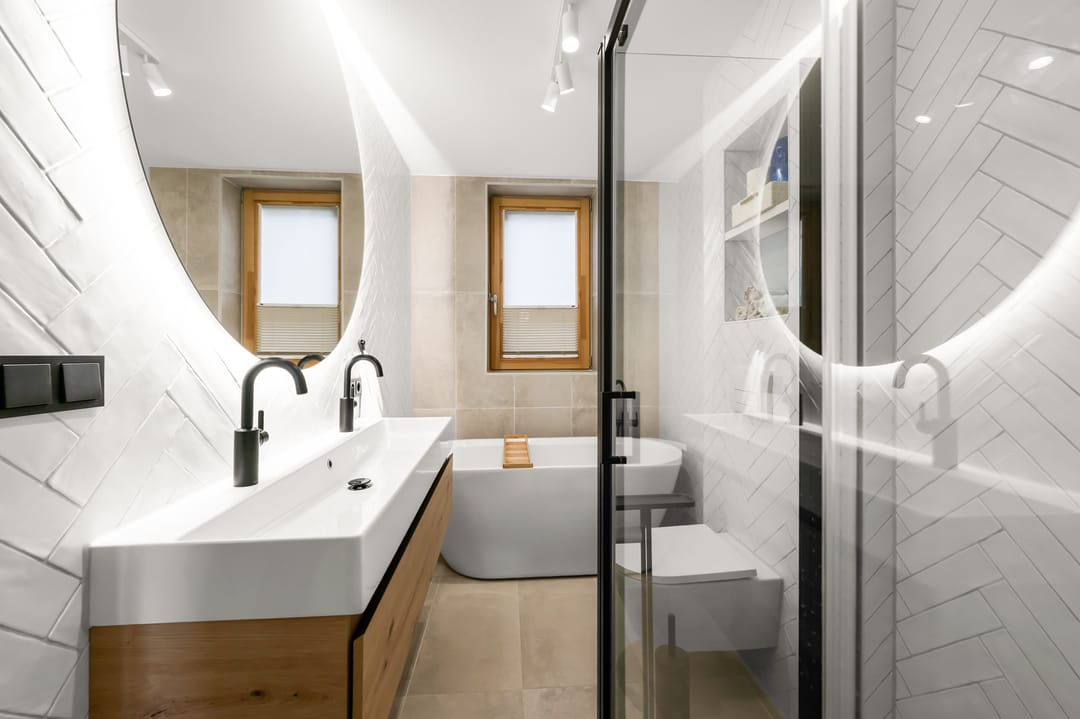 Move-in ready duplex apartment with water views and private parking on Centrumeiland — 38