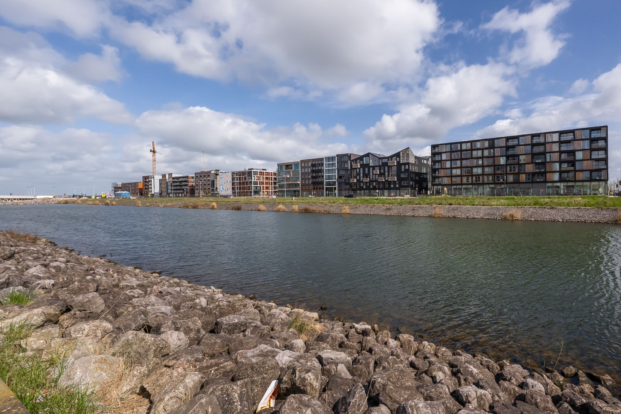 Move-in ready duplex apartment with water views and private parking on Centrumeiland — 45