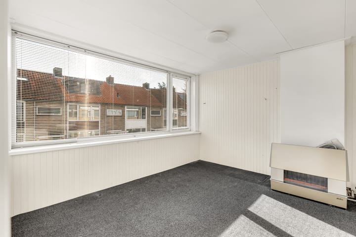 Tussenwoning te koop: Van Almondelaan 20, Hilversum