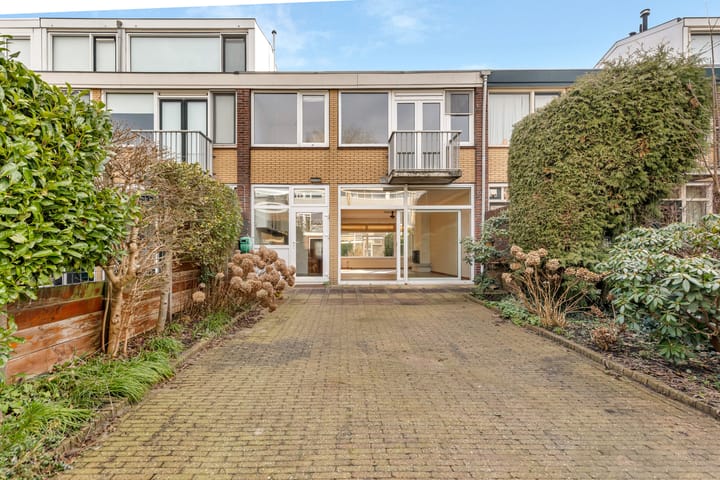 Tussenwoning te koop: Van Almondelaan 20, Hilversum