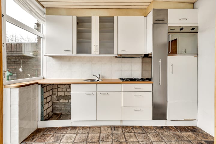 Tussenwoning te koop: Van Almondelaan 20, Hilversum