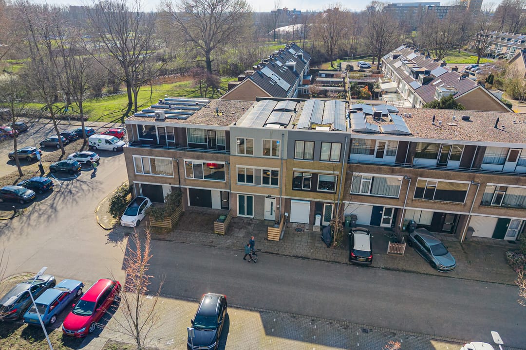 Modern Energy-Neutral Terraced House with Four Bedrooms in Zoetermeer — 13