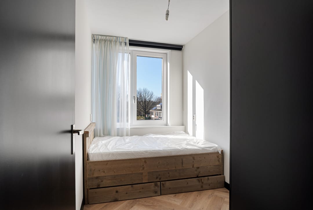 Modern Energy-Neutral Terraced House with Four Bedrooms in Zoetermeer — 38