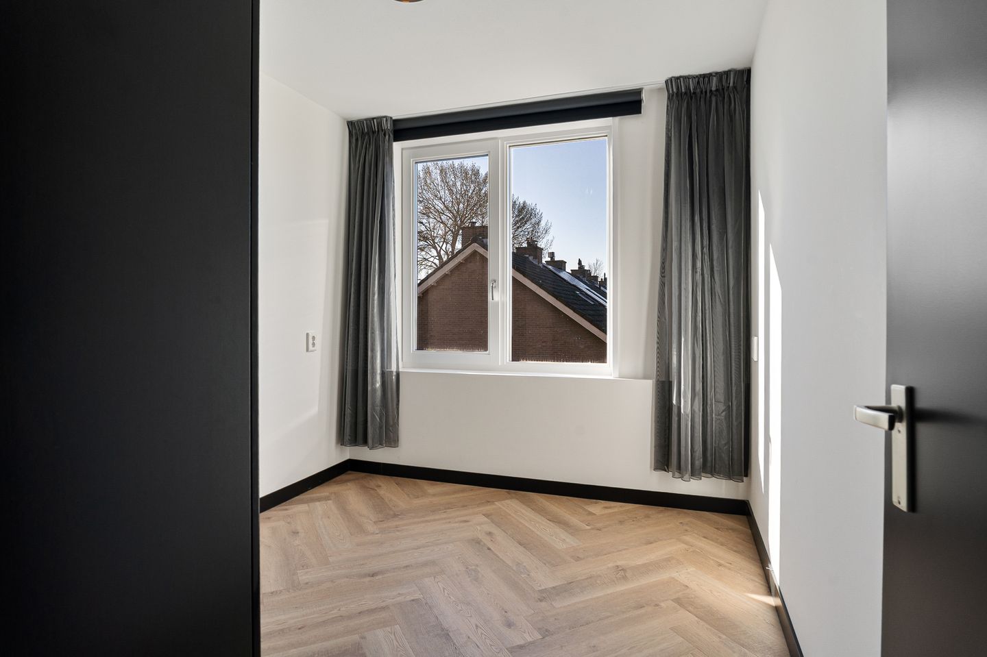 Modern Energy-Neutral Terraced House with Four Bedrooms in Zoetermeer — 40
