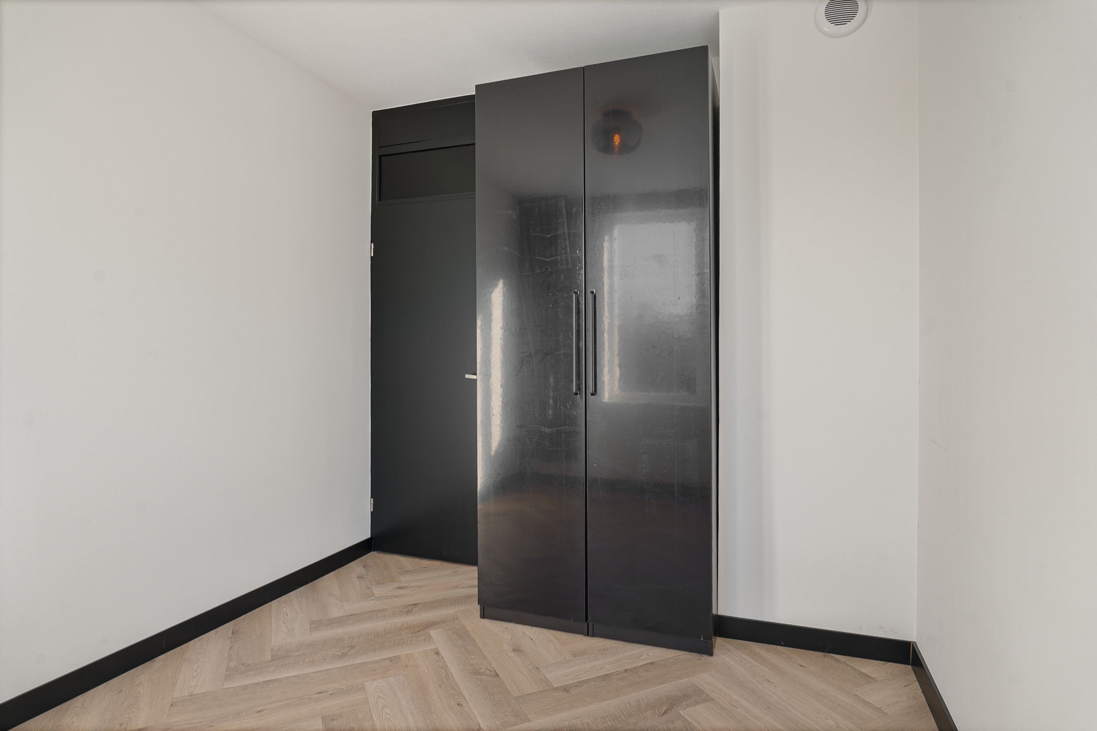 Modern Energy-Neutral Terraced House with Four Bedrooms in Zoetermeer — 42