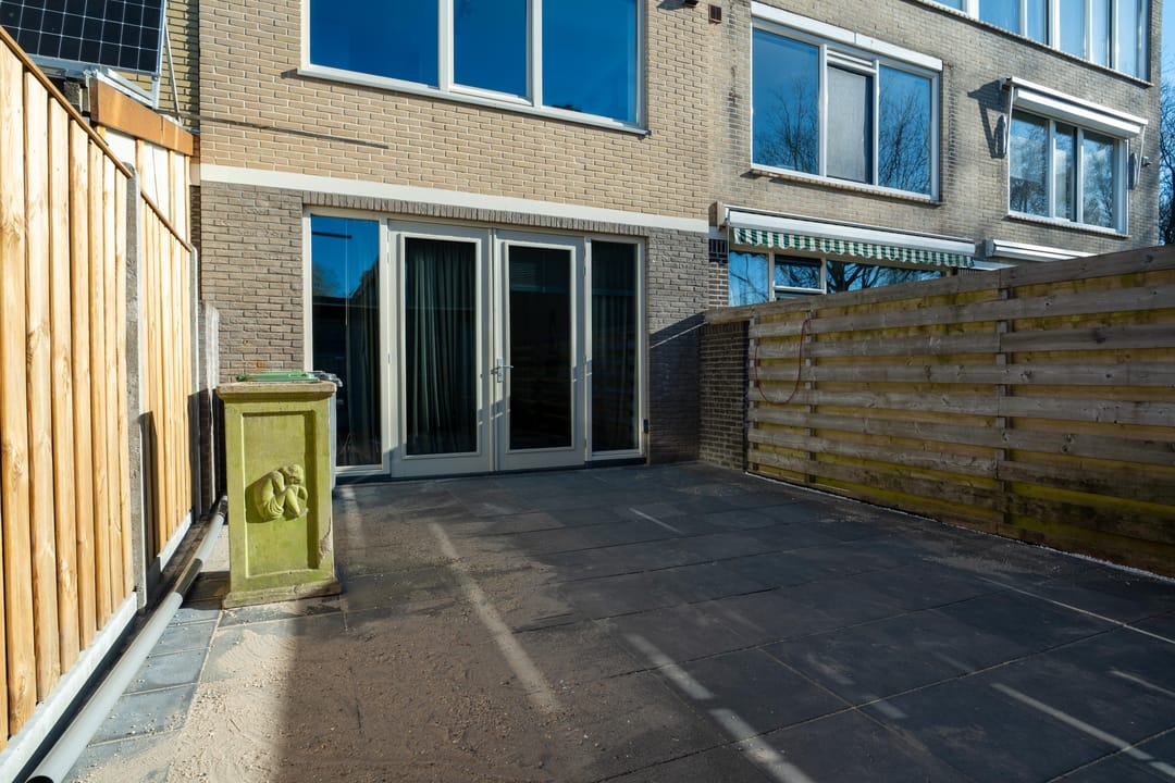 Modern Energy-Neutral Terraced House with Four Bedrooms in Zoetermeer — 56