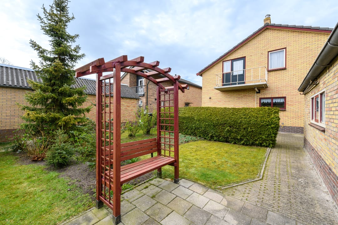Detached Family Home with Garage and Spacious Extension in Steggerda — 28