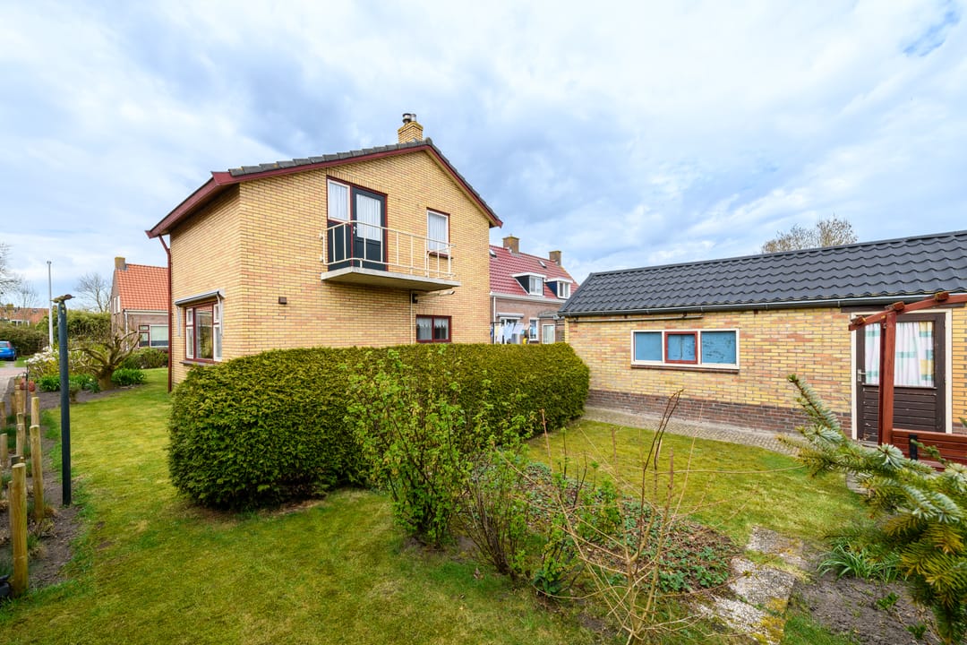 Detached Family Home with Garage and Spacious Extension in Steggerda — 26