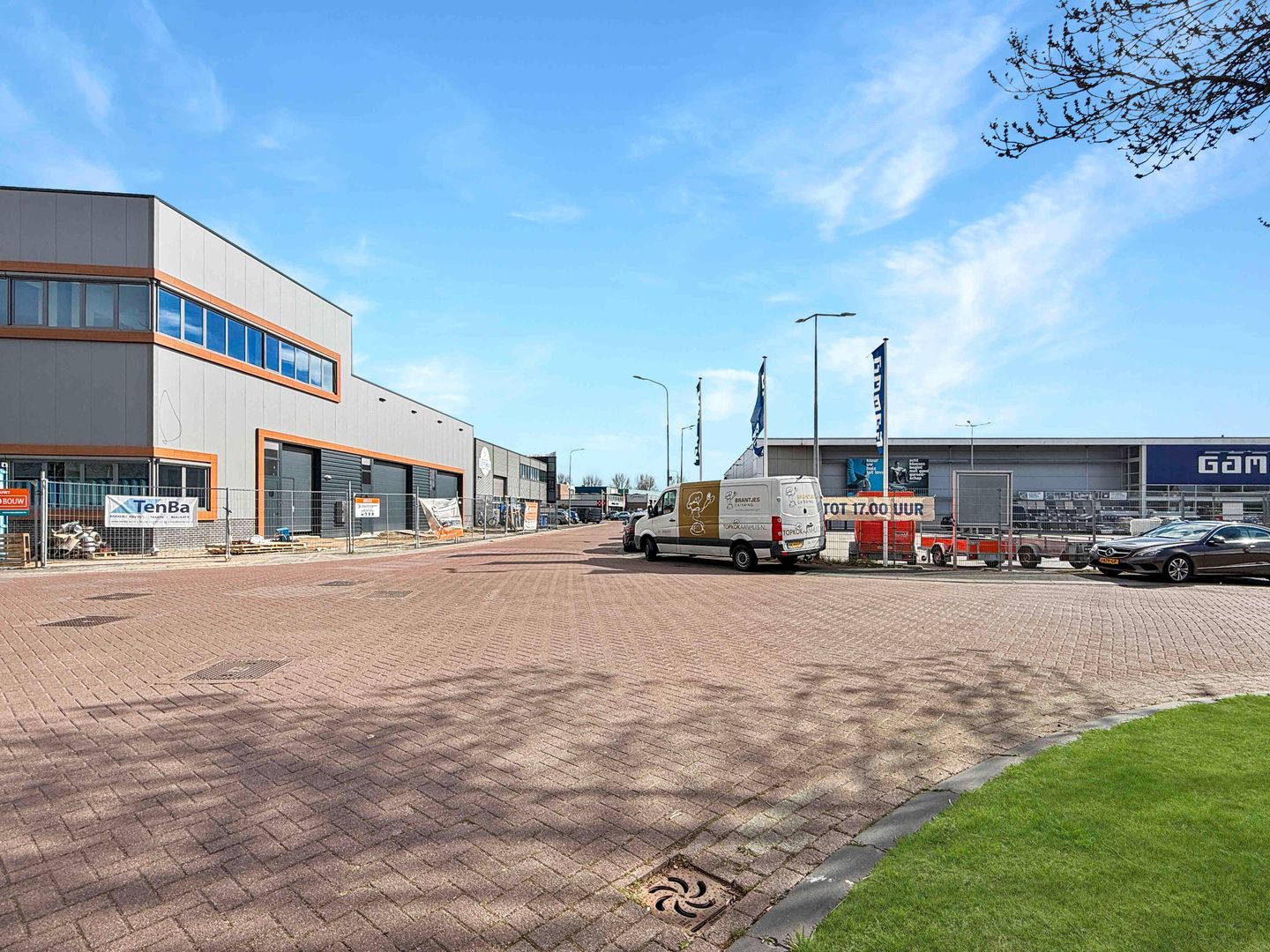 View photo 4 of Ambachtsring 1