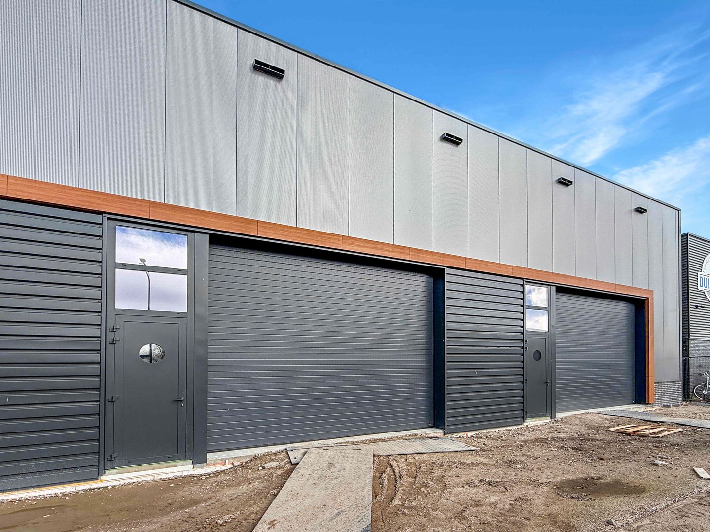 View photo 1 of Ambachtsring 1