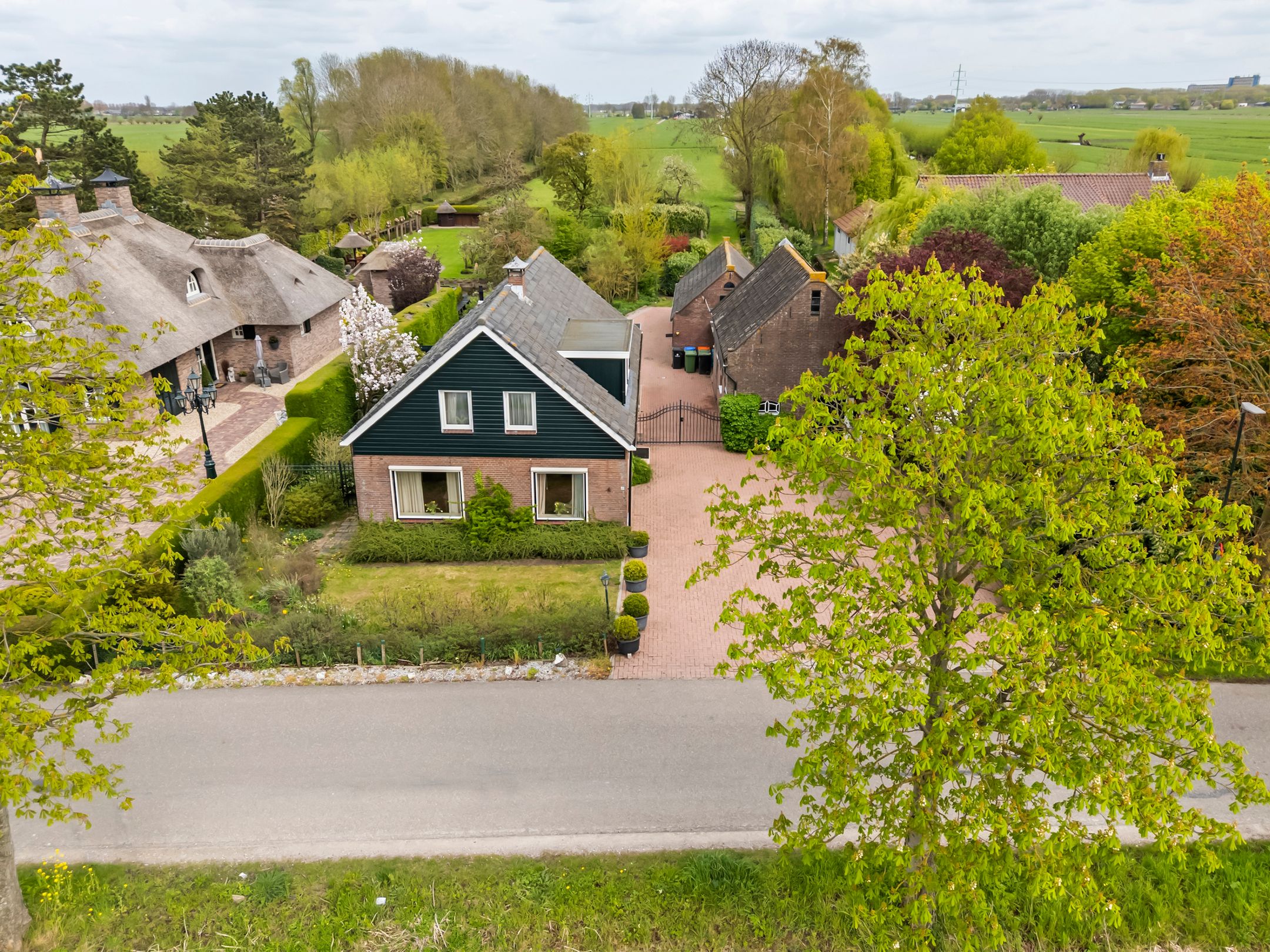 Photo 3 of Voordijk 40
