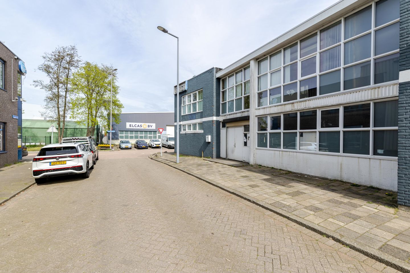 Bekijk foto 4 van Loetestraat 2