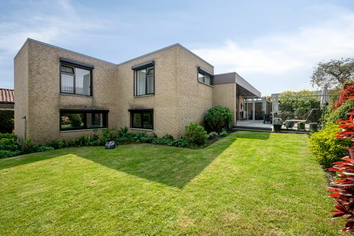 Photo 2 of Vredeslaan 28