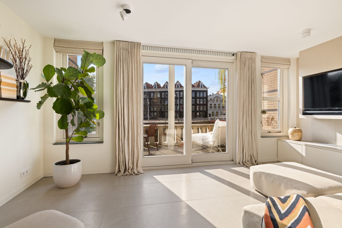 Foto 5 van Wilhelmina Blombergplein 33