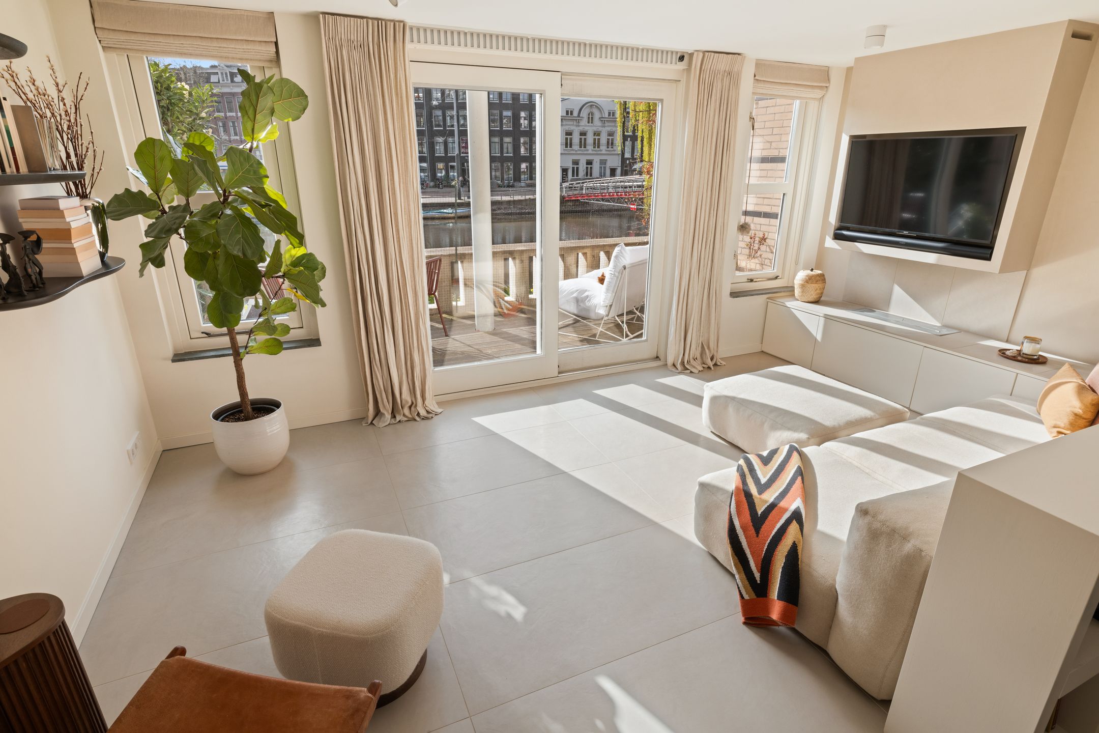 Foto 9 van Wilhelmina Blombergplein 33