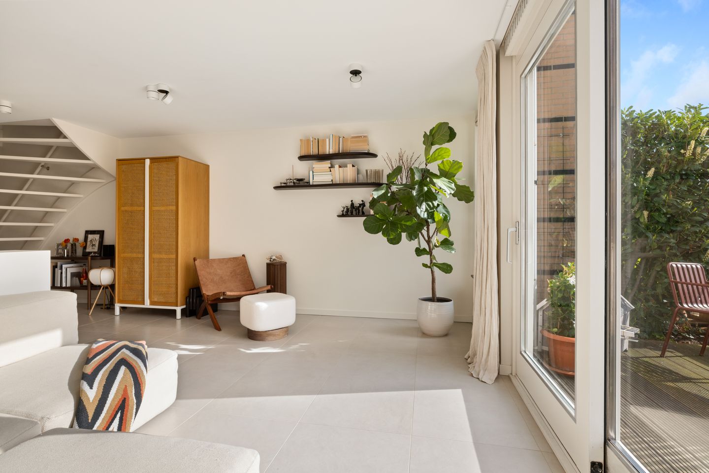 Foto 14 van Wilhelmina Blombergplein 33