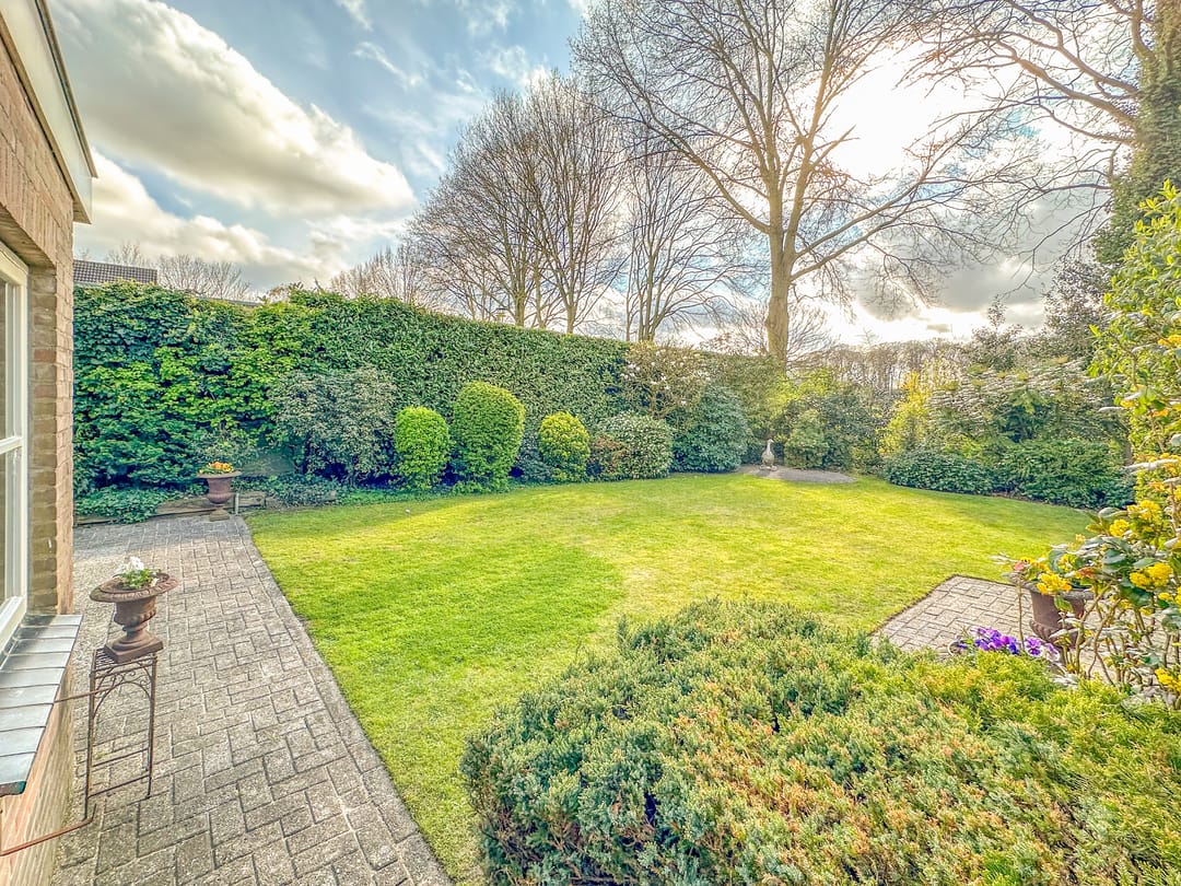 Charming Detached Family Home with Garage, Office Space and Deep Garden Near Loonse Nature — 47