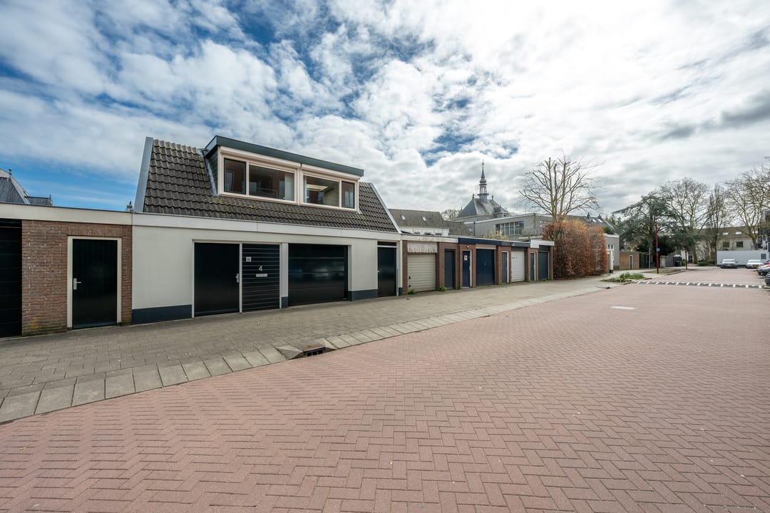 Photo 43 of Mgr. G.W. van Heukelumstraat 4