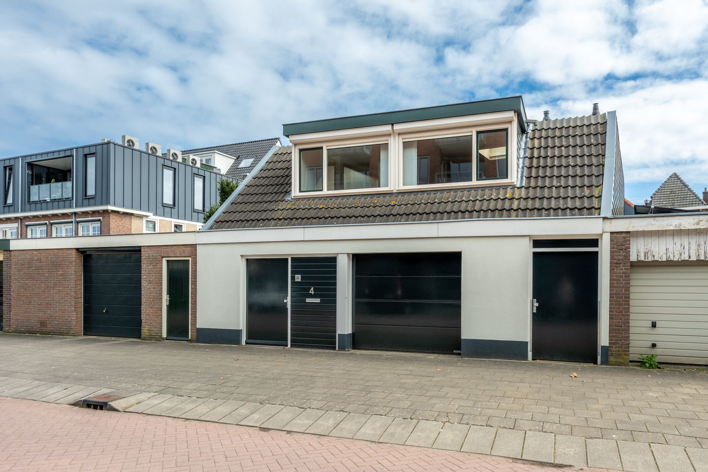Photo 44 of Mgr. G.W. van Heukelumstraat 4