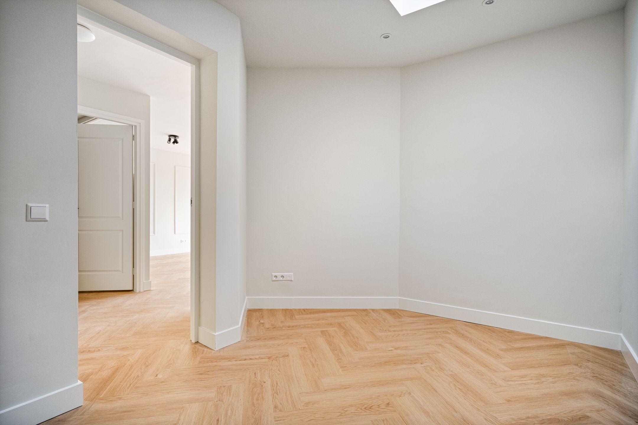 Foto 12 van Lage Rijndijk 28-A0