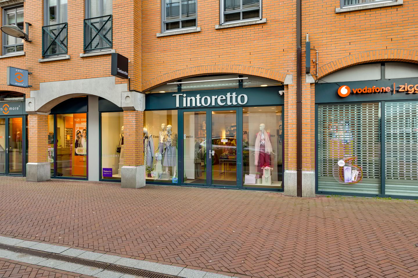 View photo 1 of Van Berlostraat 59