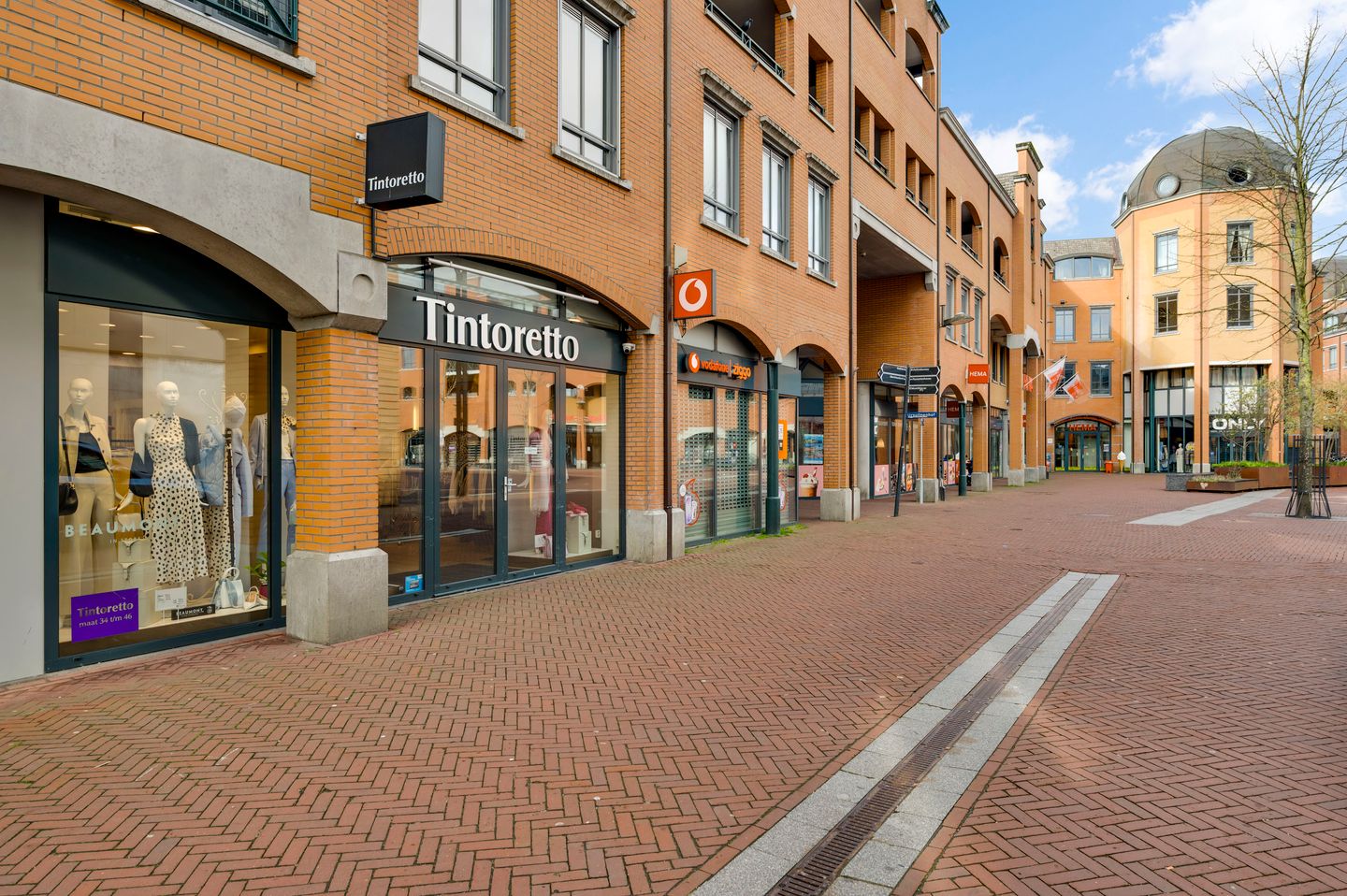 View photo 3 of Van Berlostraat 59