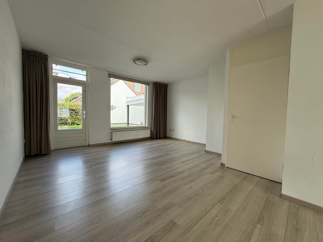 Foto 2 van Praaglaan 117