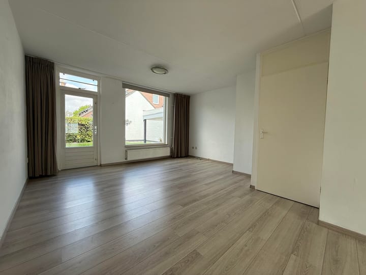 Foto 2 van Praaglaan 117