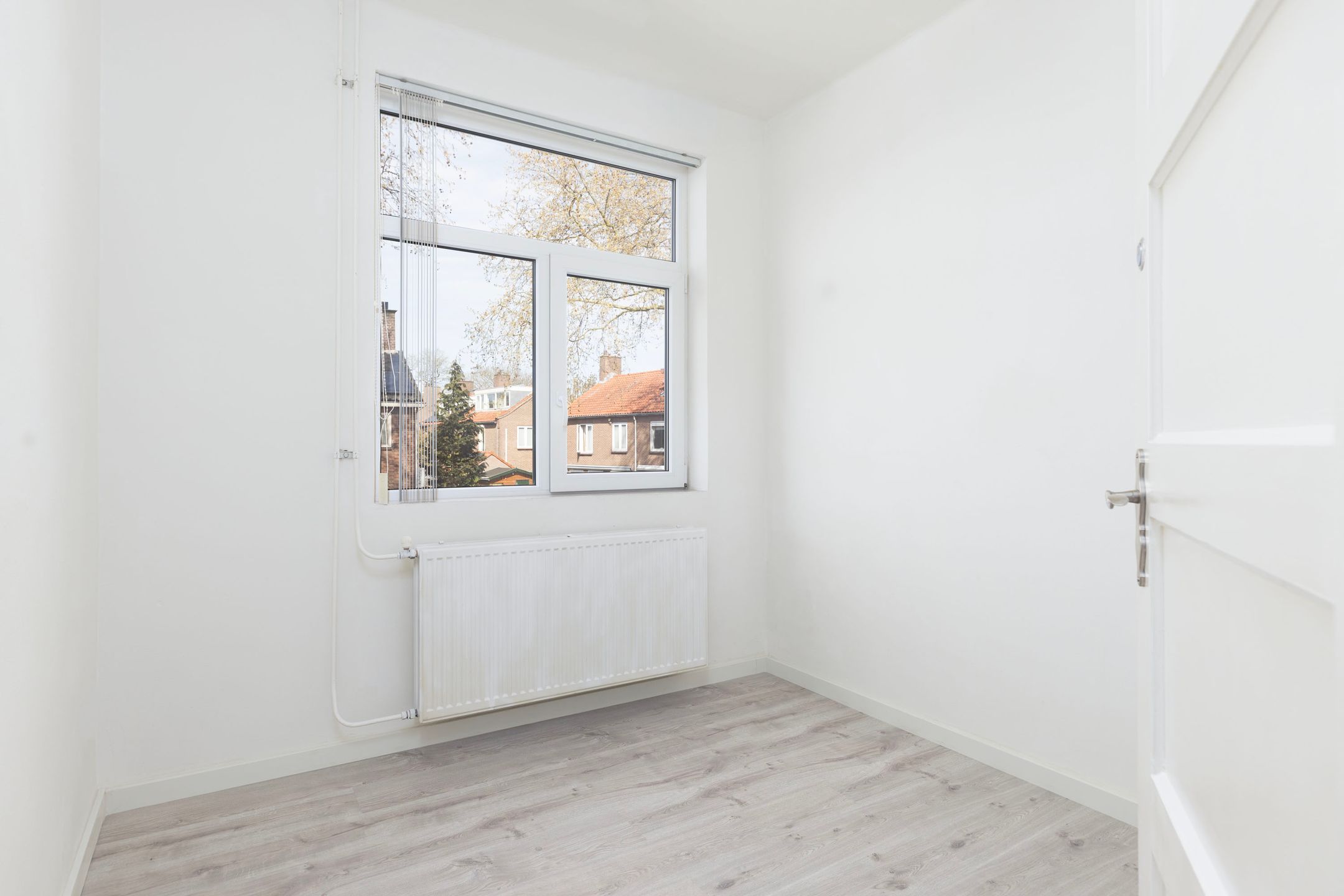 Beautiful upper apartment with 5 rooms in popular Oud-West district — 20
