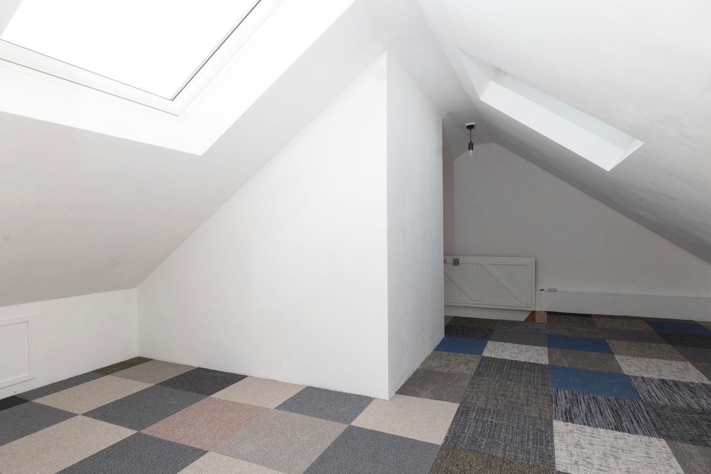 Beautiful upper apartment with 5 rooms in popular Oud-West district — 24