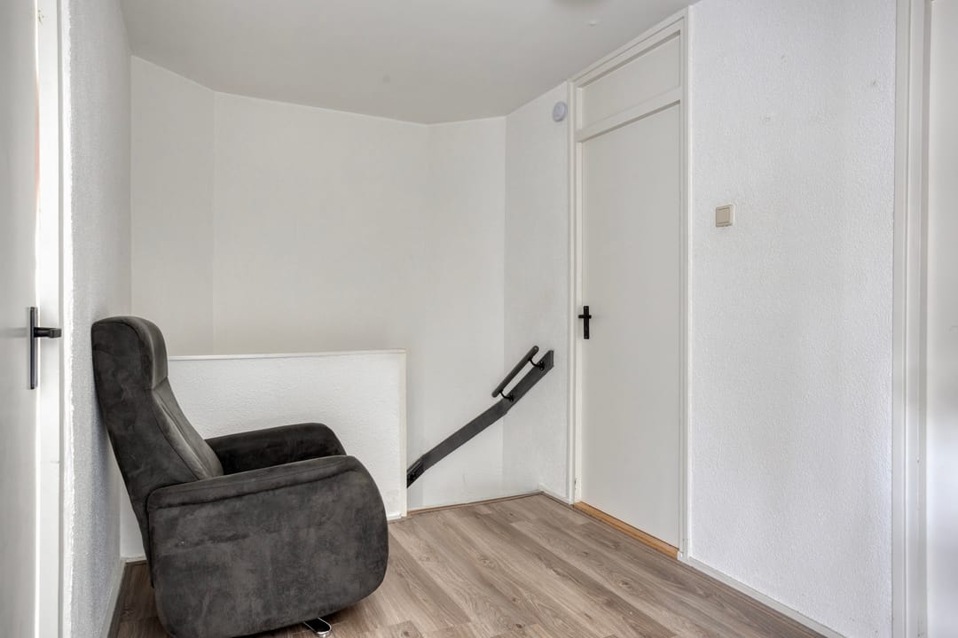 Well-maintained terraced home with conservatory and south-facing garden in Bergen op Zoom — 17