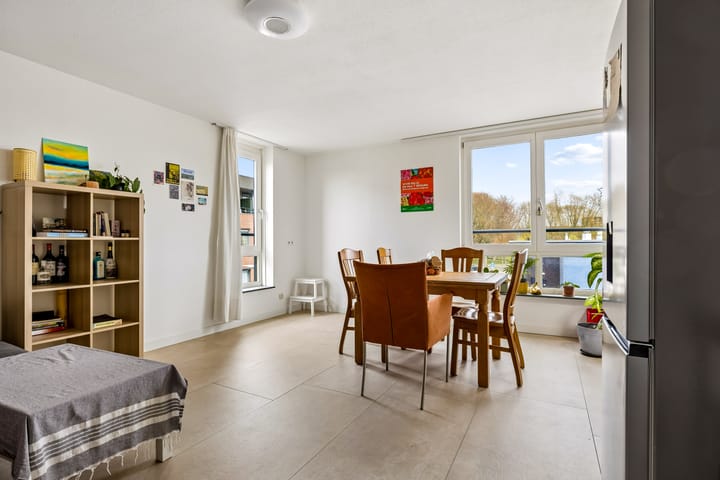 Photo 3 of Alberdingk Thijmstraat 29-B