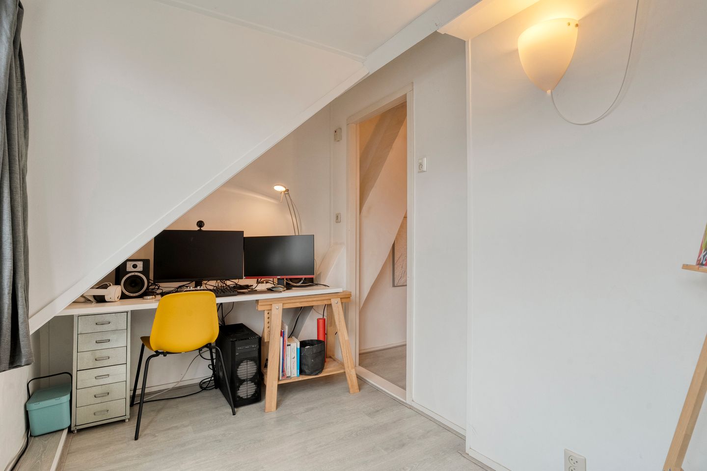 Photo 20 of Warmoesstraat 77