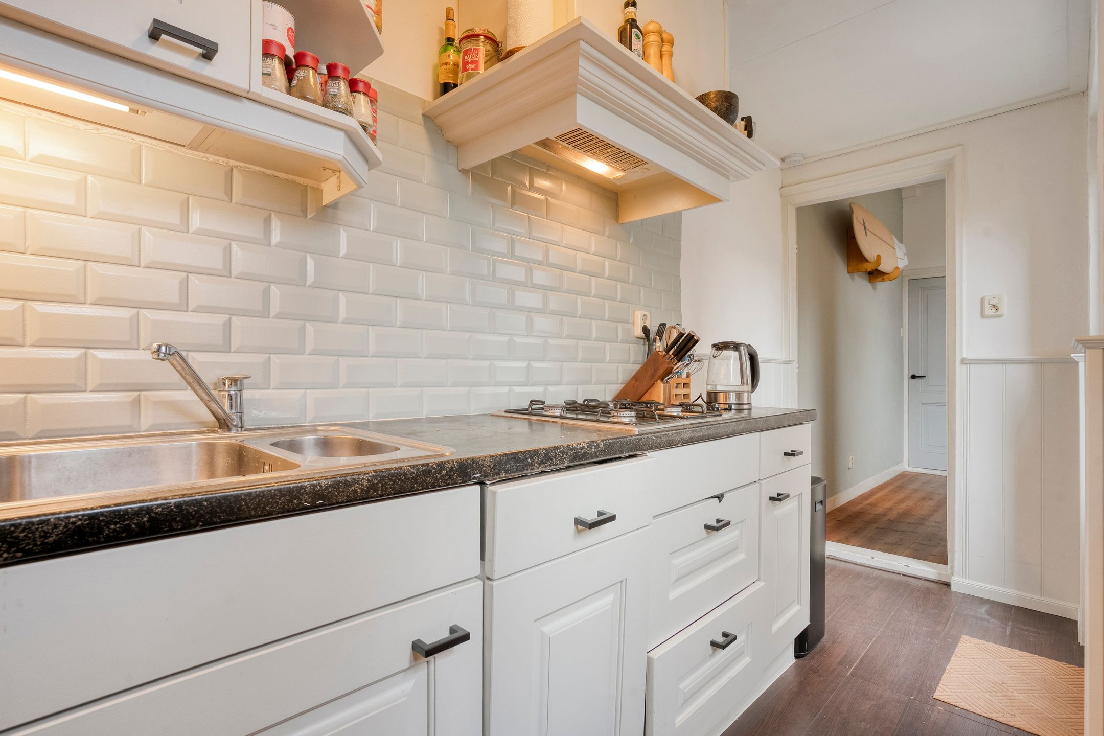 Photo 15 of Warmoesstraat 77