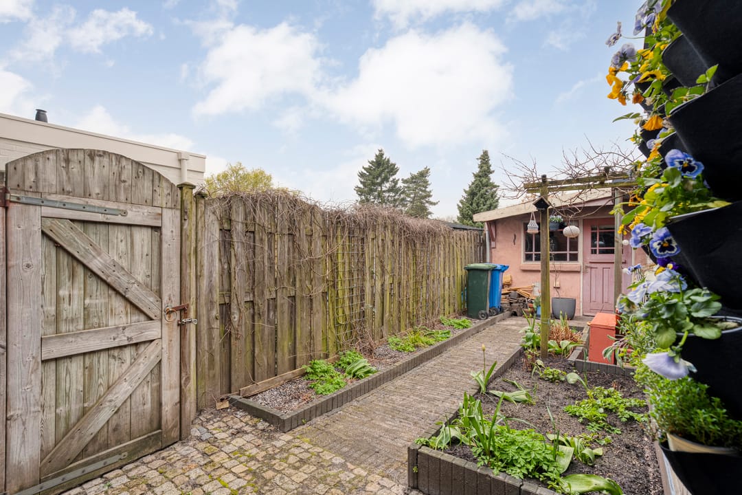 Photo 23 of Warmoesstraat 77